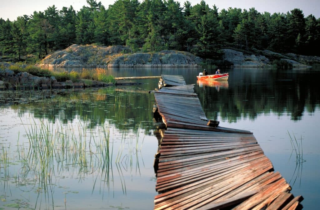 Killarney Provincial Park, Northern Ontario: Scenic lake with white rock hills and pine trees.